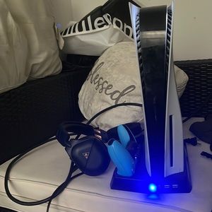 Ps5+Turtle beach stealth 700+ 3 controllers